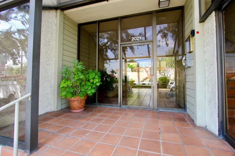 detailed view of the entrance to 2021 California Patios, Santa Monica, California