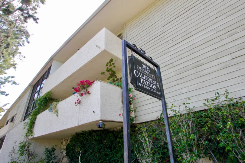 A beautiful house in California Patios which is decorated with plants and beautiful flowers