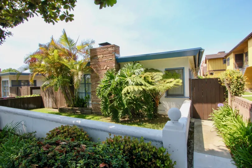 Centinela Condos and it's beautiful surroundings, Santa Monica, california