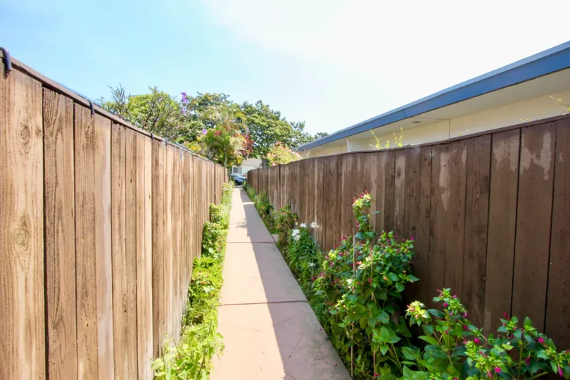 classy fences and rich walk way of Centinela Condos