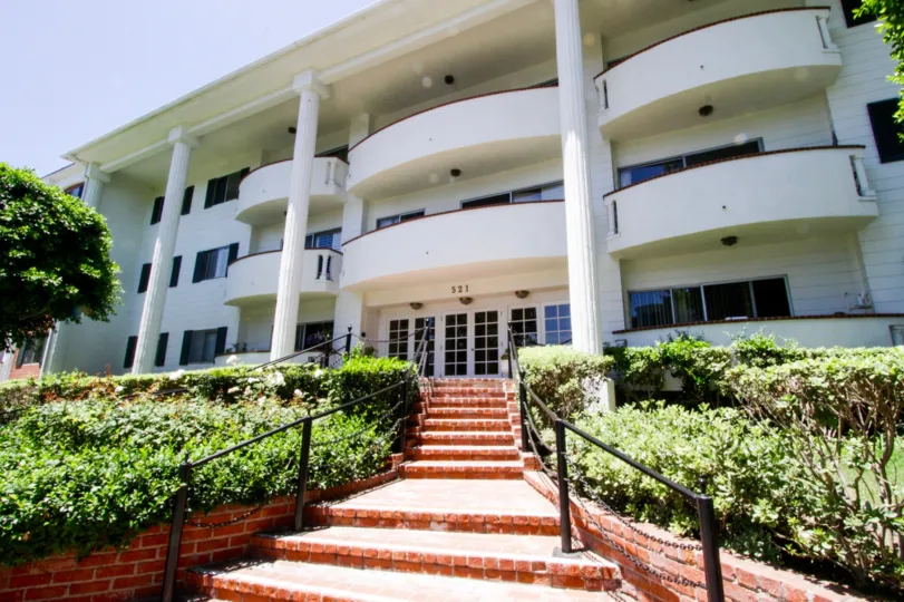 The entryway up to Colonial Square