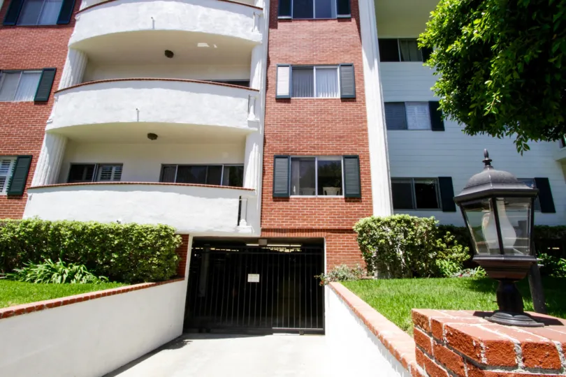 The Colonial Square building in Santa Monica