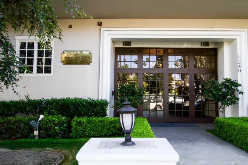 The entrance into Dorchester House in Santa Monica