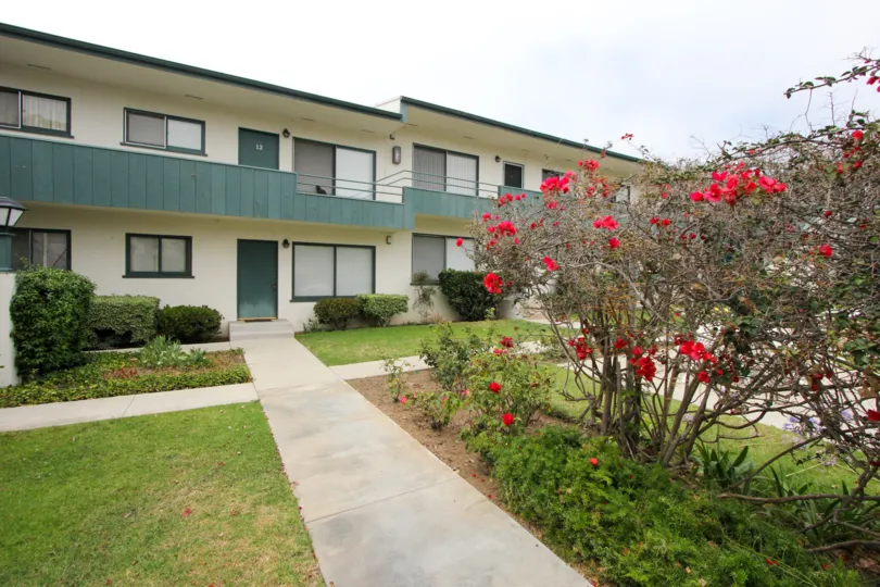 attractive entrance and walkway of Euclid Condominiums, Santa Monica, california