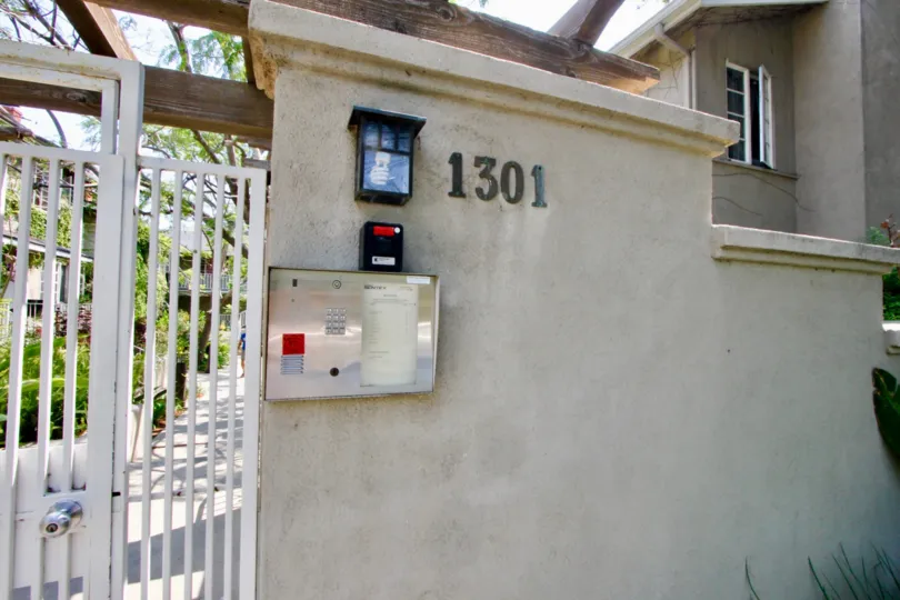 amazingly beautiful 1301 apartment with entrance details at garden state, California