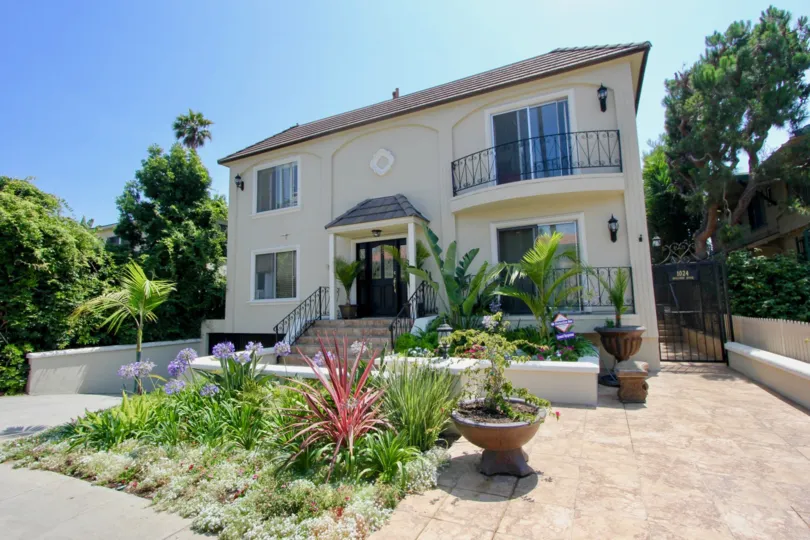 A sunny day at the front part of the Holloway House's community in Santa Monica, CA