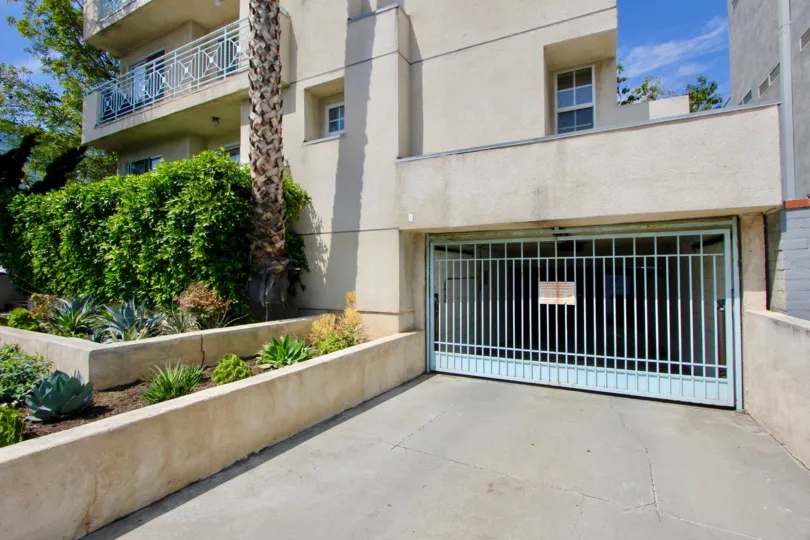 Condos with parking in the Beautiful Imperial community of Santa Monica, CA