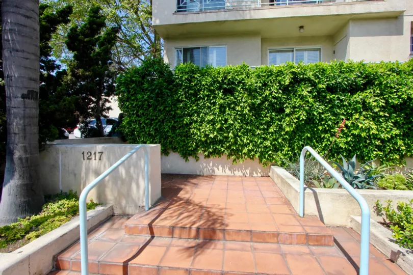 Charming gated community, Townhouse with covered parking, Dishwasher, Fireplace, and Laundry Features.