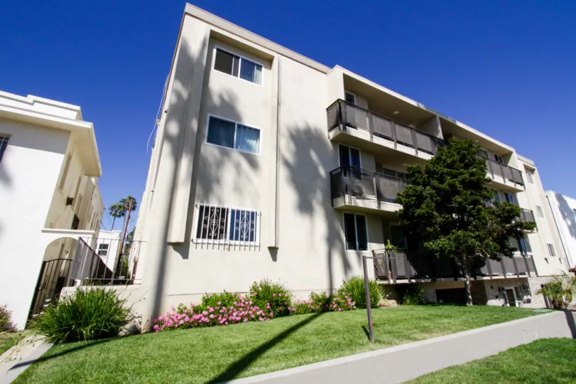 The landscaping at Lark Villas in Santa Monica