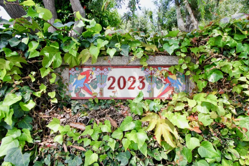 Signage to 2023 Las Casitas En Santa Monica, Santa Monica