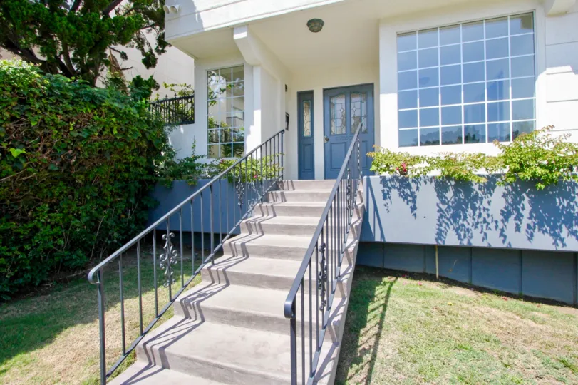 The mega looks and stairs of Lincoln Manor apartment, Santa Monica, California