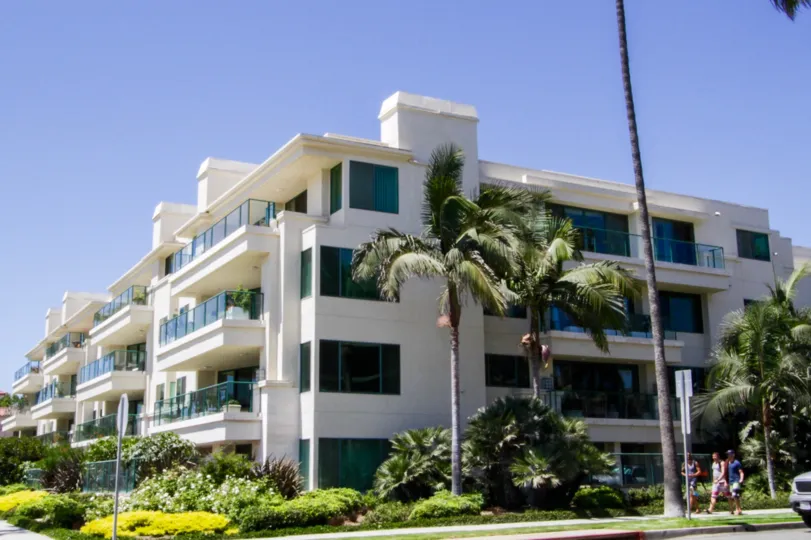 The building at Nine Fifty One Ocean in Santa Monica