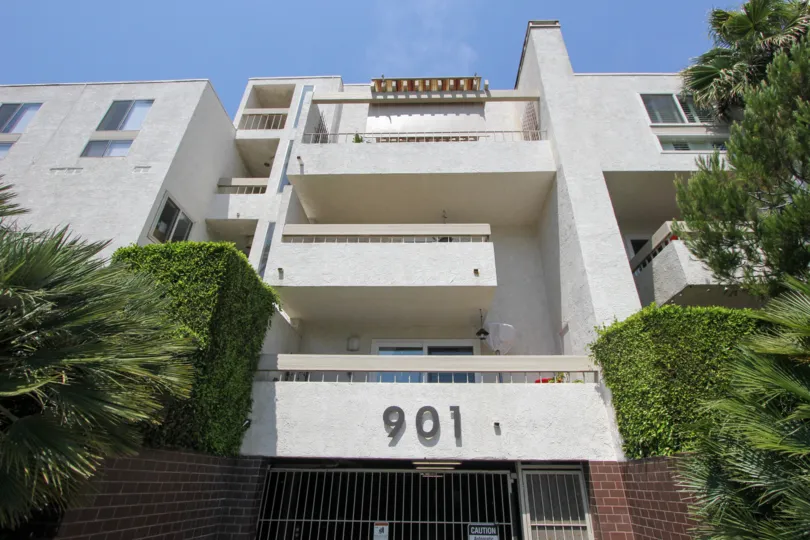 Apartment building 901 in Ocean Plaza in Santa Monica, California