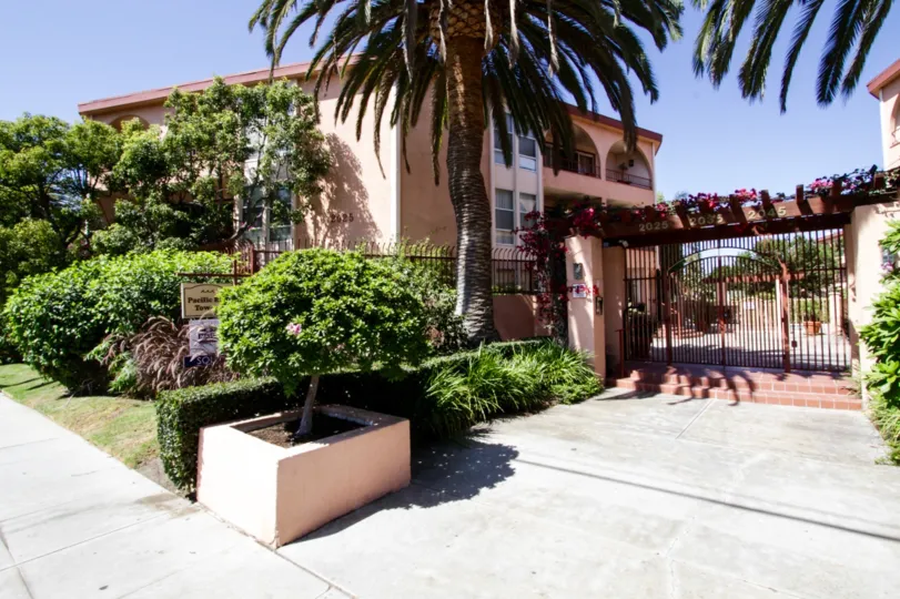 The Pacific  Bay Towers building in Santa Monica