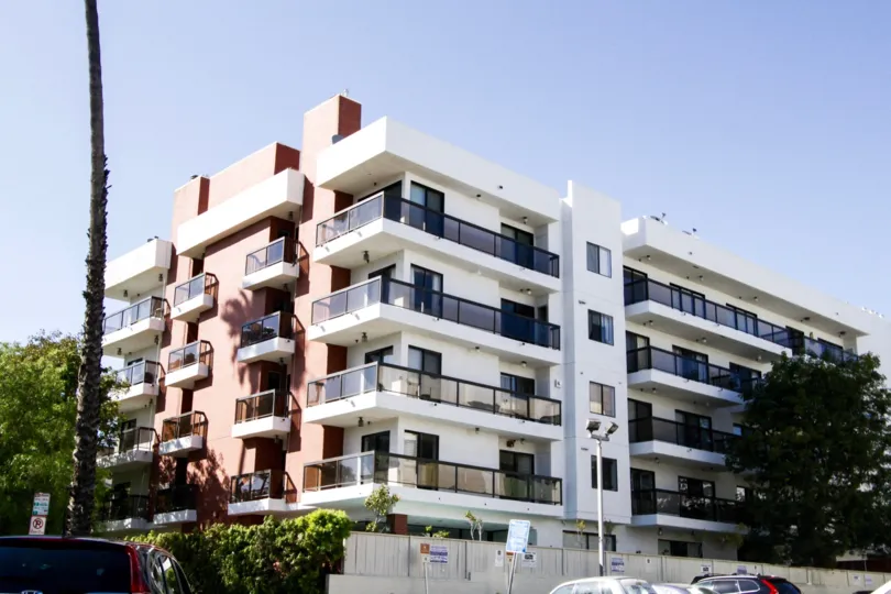 The architecture of Palm Tower in Santa Monica