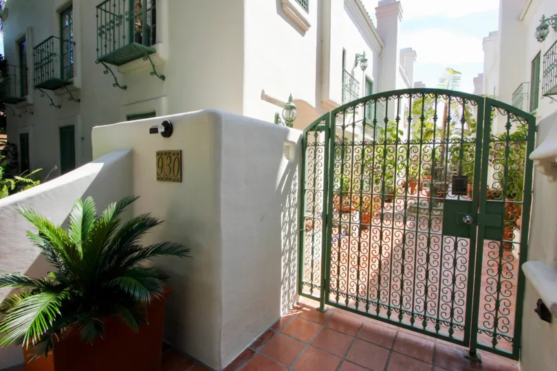 The Gateway to the beautiful community of 930 Quintas Malaga.