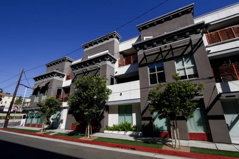 The building at Sailhouse Lofts in Santa Monica