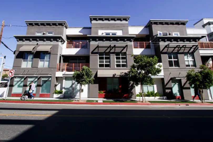 The sidewalk in front of Sailhouse Lofts in Santa Monica