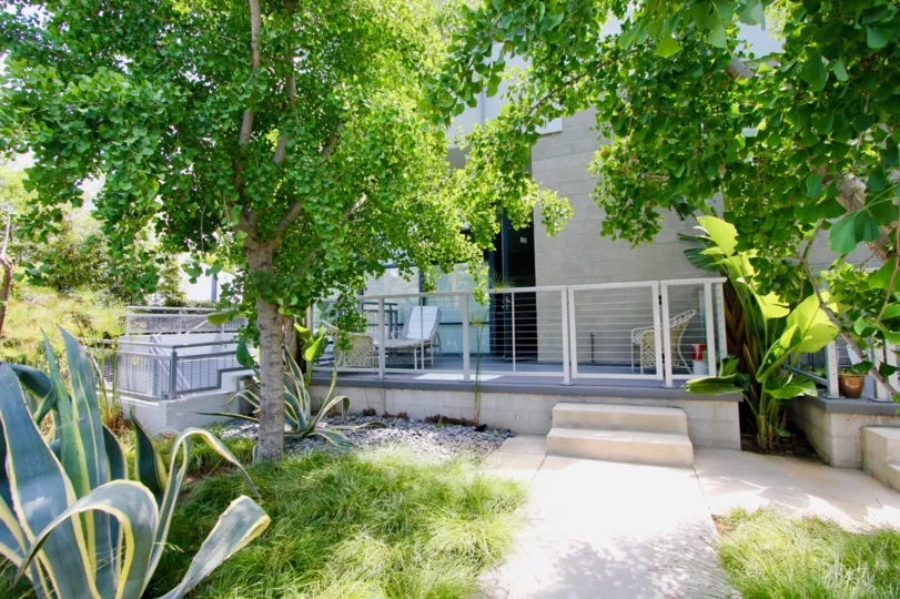 enjoy the lofts in the beautiful and scenic Santa Monica