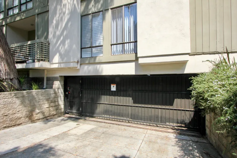 A sunny day in the Alta santa monica apartment with main entrance view