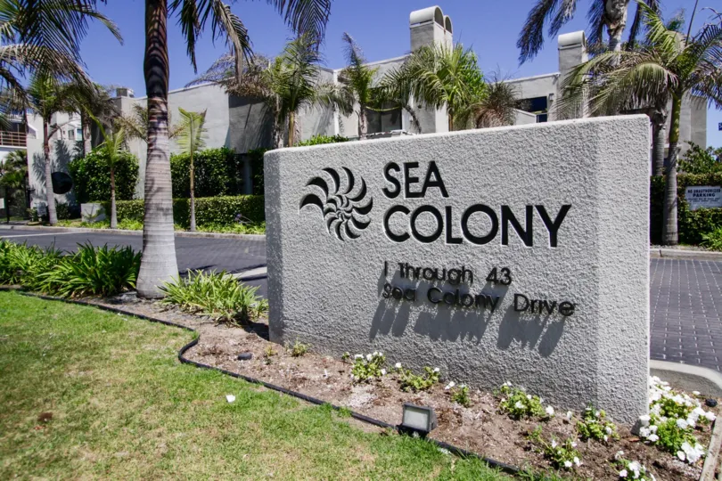 The sign welcoming you into the Sea Colony I in Santa Monica