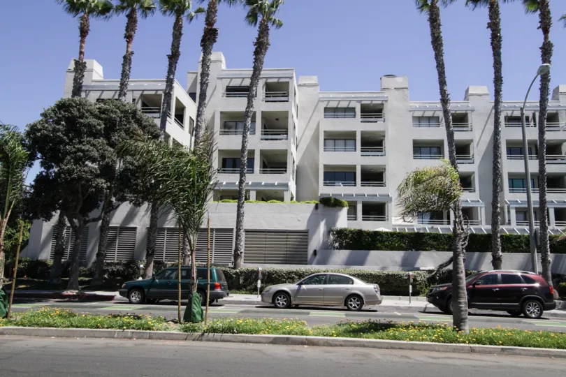 The architecture of the Sea Colony III in Santa Monica