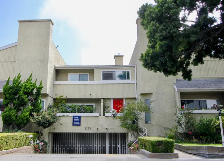 Whole front view of 1339 Sierra Vista, Santa Monica, California