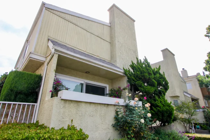 Large building with many plants and flowers in santa monica
