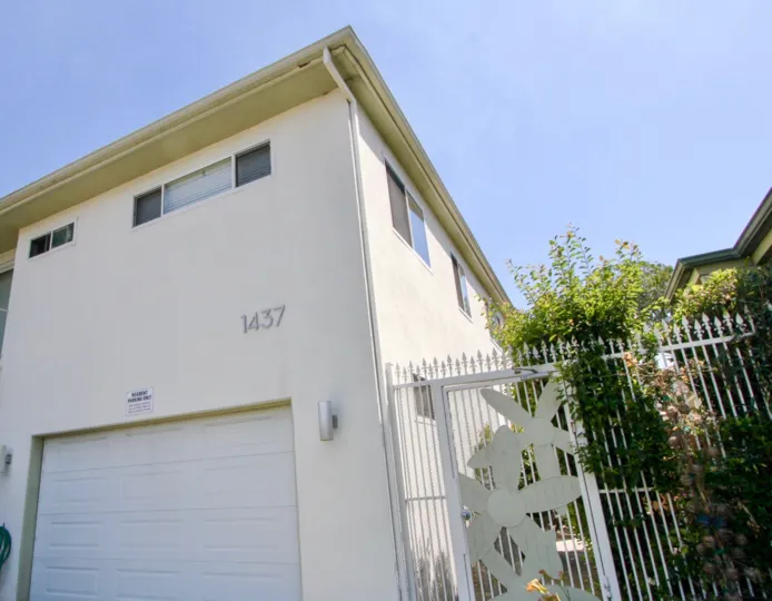 A sunny day at the Stanford Street Apartments' community in Santa Monica, CA