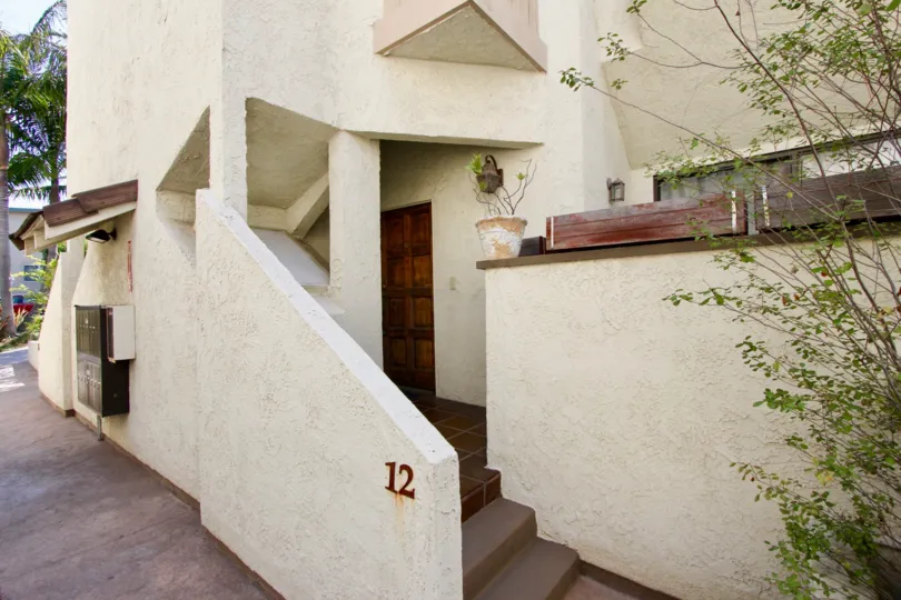 The lovely Stanford Townhomes on a beautiful day in Santa Monica, CA