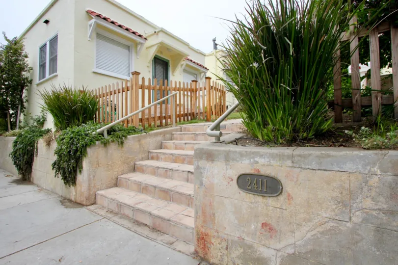 A sunny day at the front part of the Sunshine Court's community in Santa Monica, CA