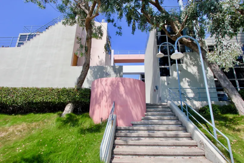 Charming MODERN community, Townhouse with covered parking, Dishwasher, Fireplace, and Laundry Features.