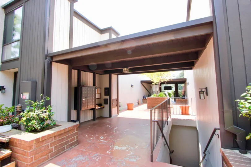very good view of The pines facilities, Santa Monica