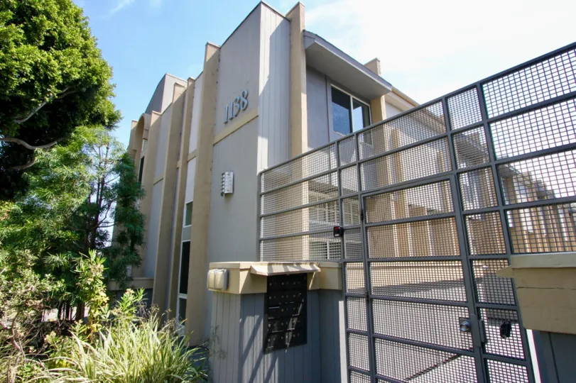 A sunny day at the front part of the Villa La Mesa's community in Santa Monica, CA