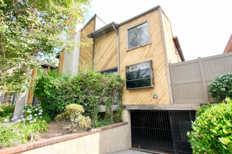very close view of a Villa Monica Community Apartment, Santa Monica, California