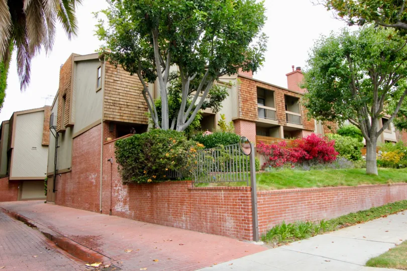 A quiet day in the Villas Vicente neighborhood condos.