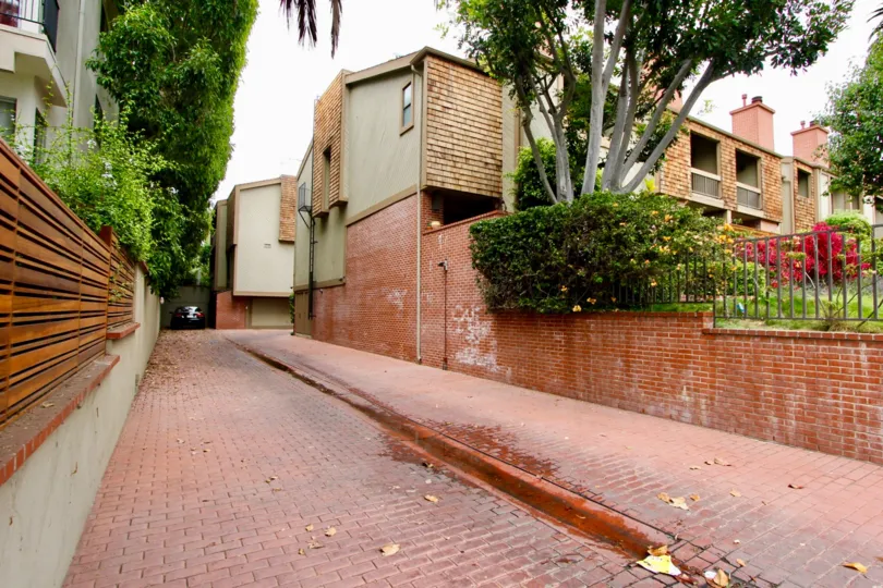 The way to some factory in Villas vicente and way is constructed with red stone