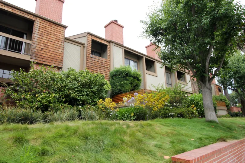 A serene Santa Monica community living space with great landscaping.