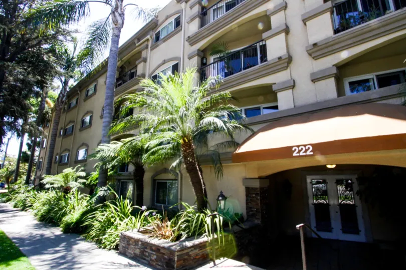 The address at the Vista Palisades