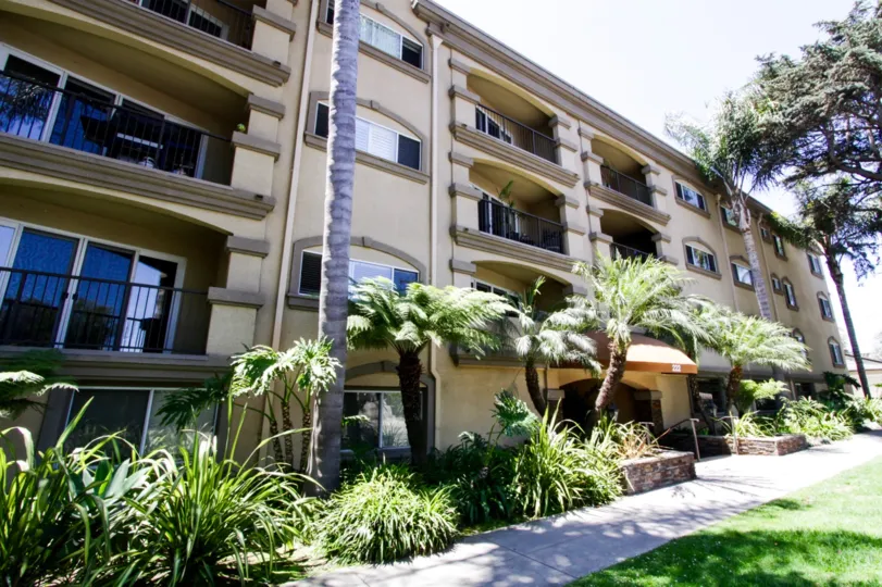 The sidewalk in front of the Vista Palisades