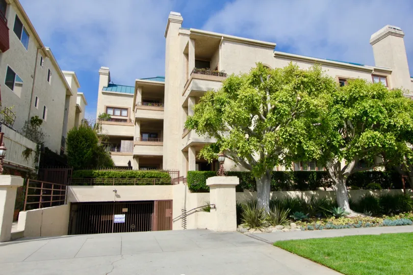 Cloudy weather in santa monica with large building with lights shades