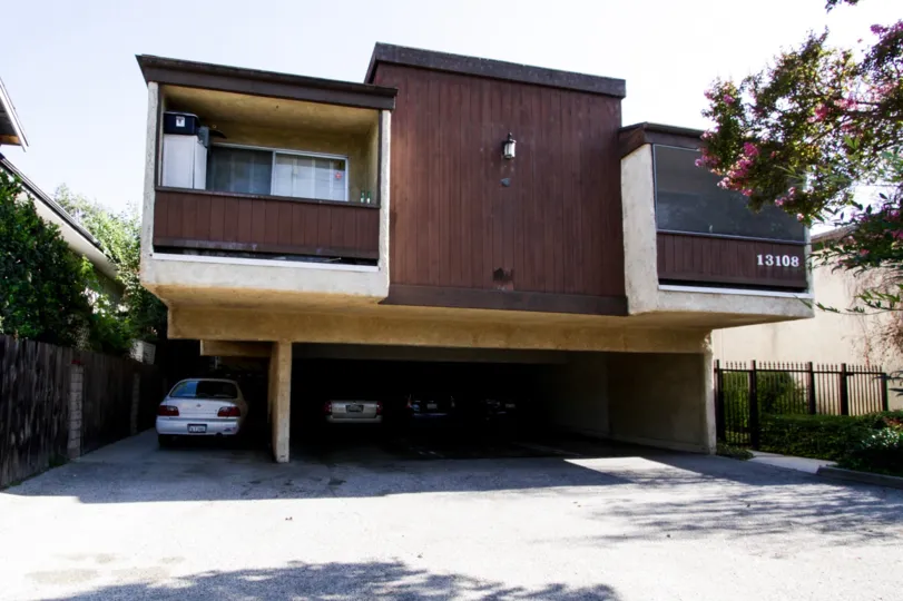 The parking for 13108 Moorpark St in Sherman Oaks