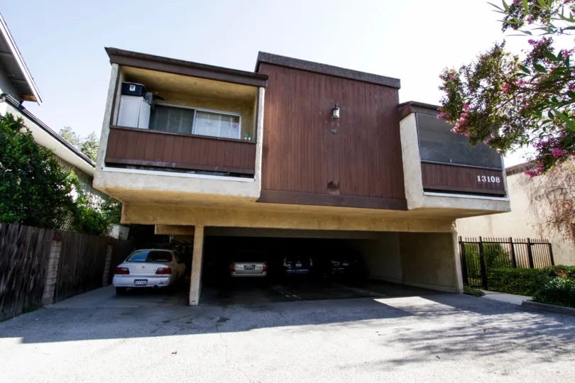 The building at 13108 Moorpark St