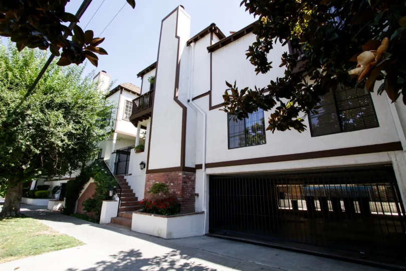 The parking at 14014 Milbank St in Sherman Oaks