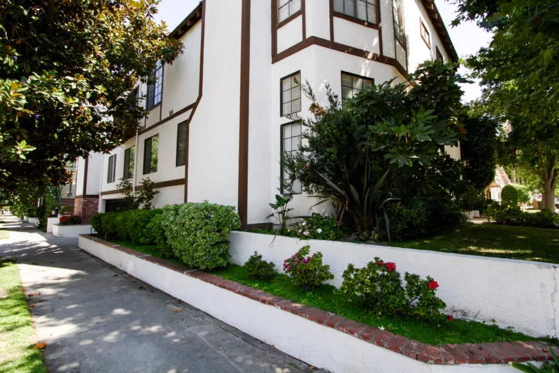 The landscaping around 14014 Milbank St