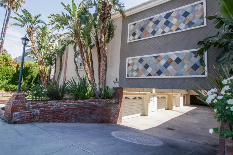 The parking for 14144 Burbank Blvd in Sherman Oaks