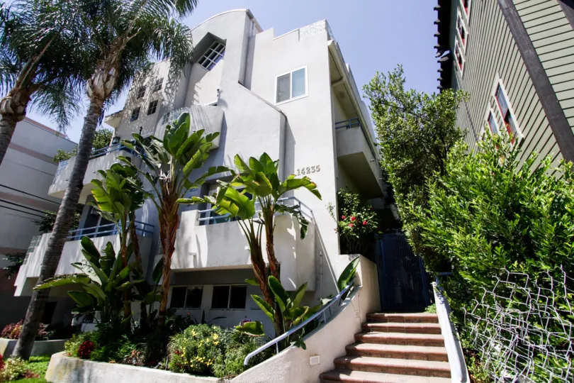 The stairs leading to the entrance of 14235 Dickens St
