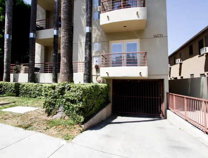 The parking at 14271 Dickens St