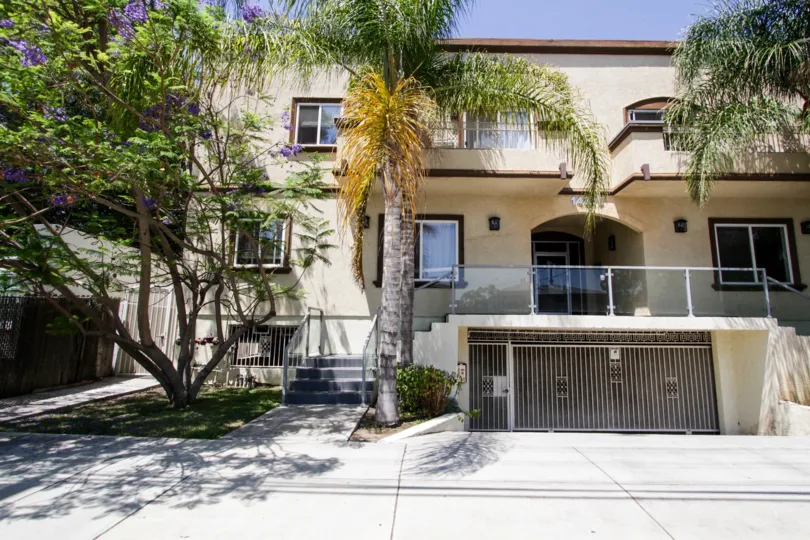The building at 14315 Magnolia Blvd