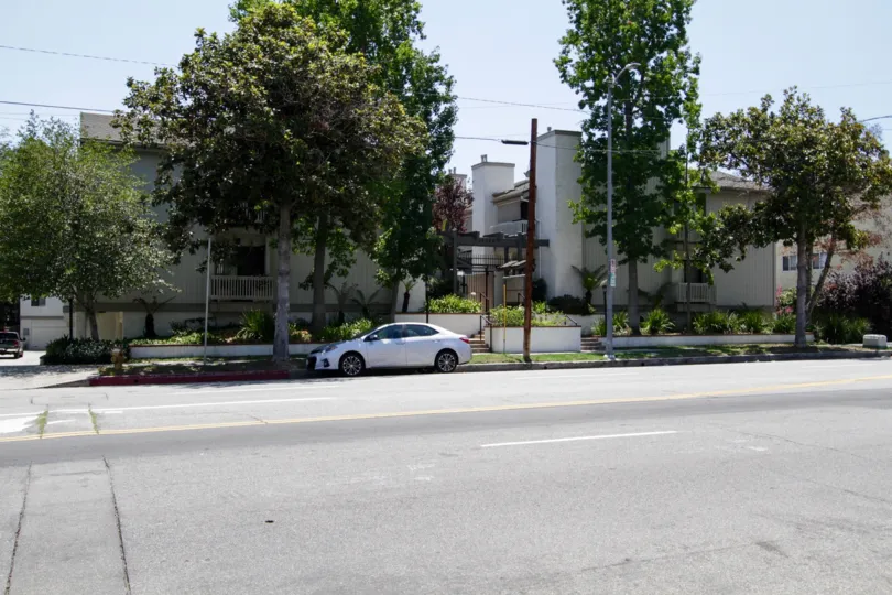 The 14348 Riverside Dr building in Sherman Oaks